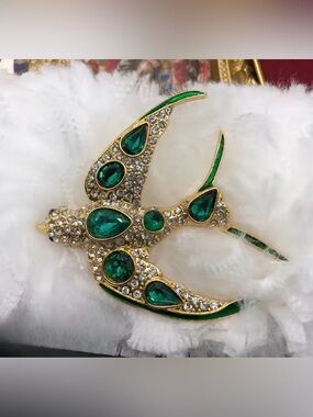 Baroque Luxury Rhinestone Simulated Swallow Design  Brooch Pin